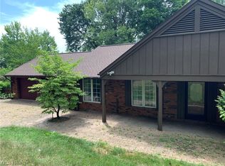 1561 Cathair Dr NW, Bolivar, OH 44612