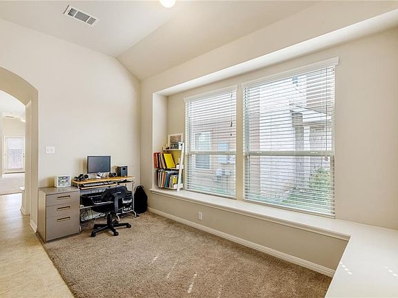 3rd image of 805 Yabers Ct