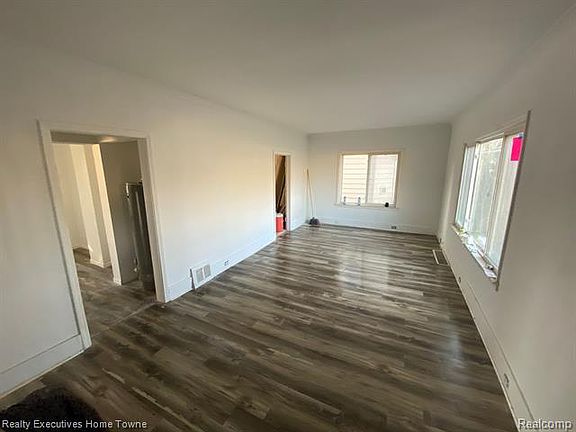 5th image of 1308 Griswold St