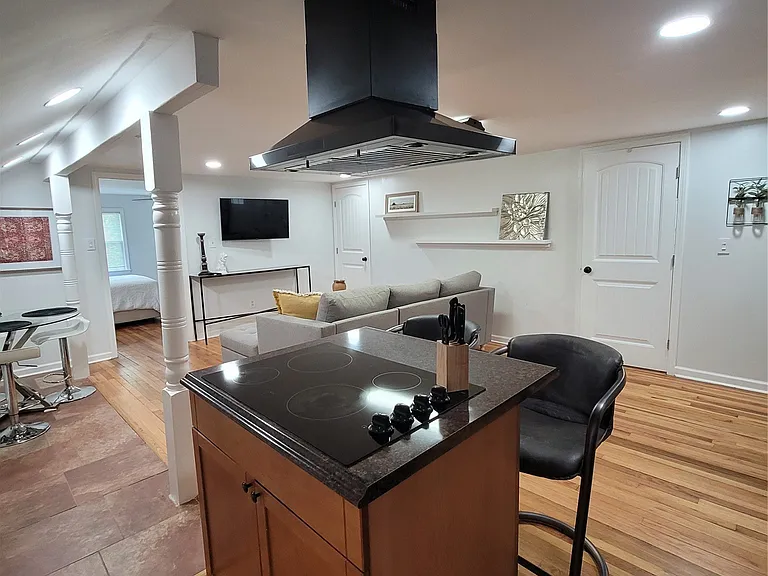 2137 Madison Ave — Photo 16
