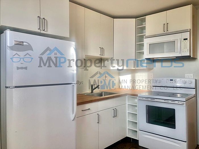 1st image of 3222 Elliot Ave
