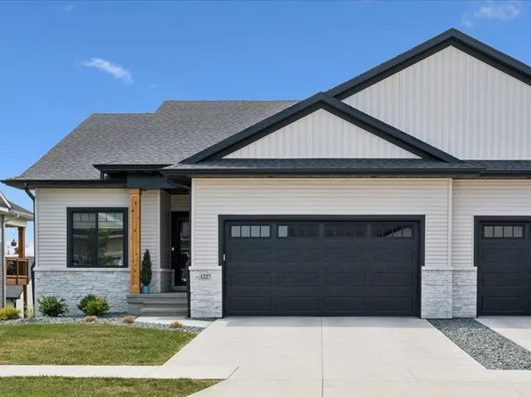 1227 Berkshire Ln, North Liberty, IA 52317