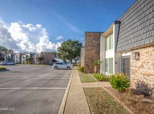 527 Front Beach Dr APT 11, Ocean Springs, MS 39564