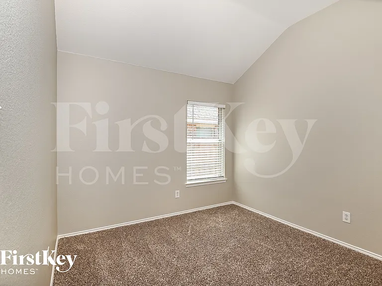 215 Mulberry Dr — Photo 10