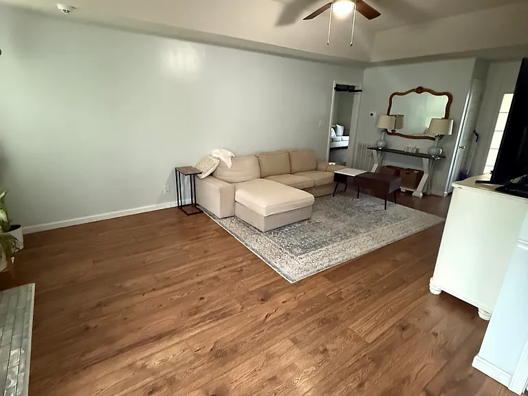 301 Eggars Ct — Photo 3