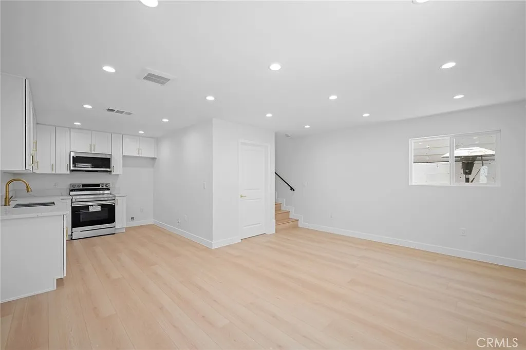 2 bed, 1.5 bath, 783 sqft, $2,650 — Photo 4