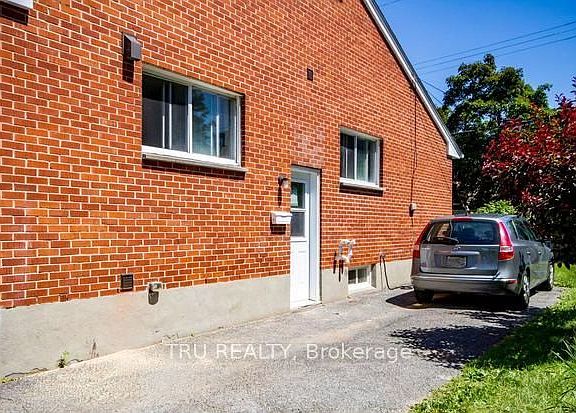 2nd image of 2430 Iris St #B