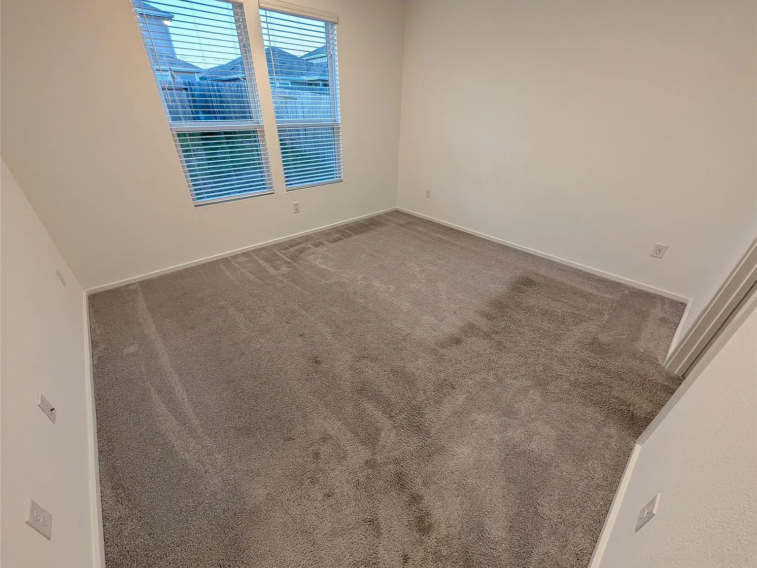 3 bed, 2.0 bath, 1197 sqft, $1,750 — Photo 3