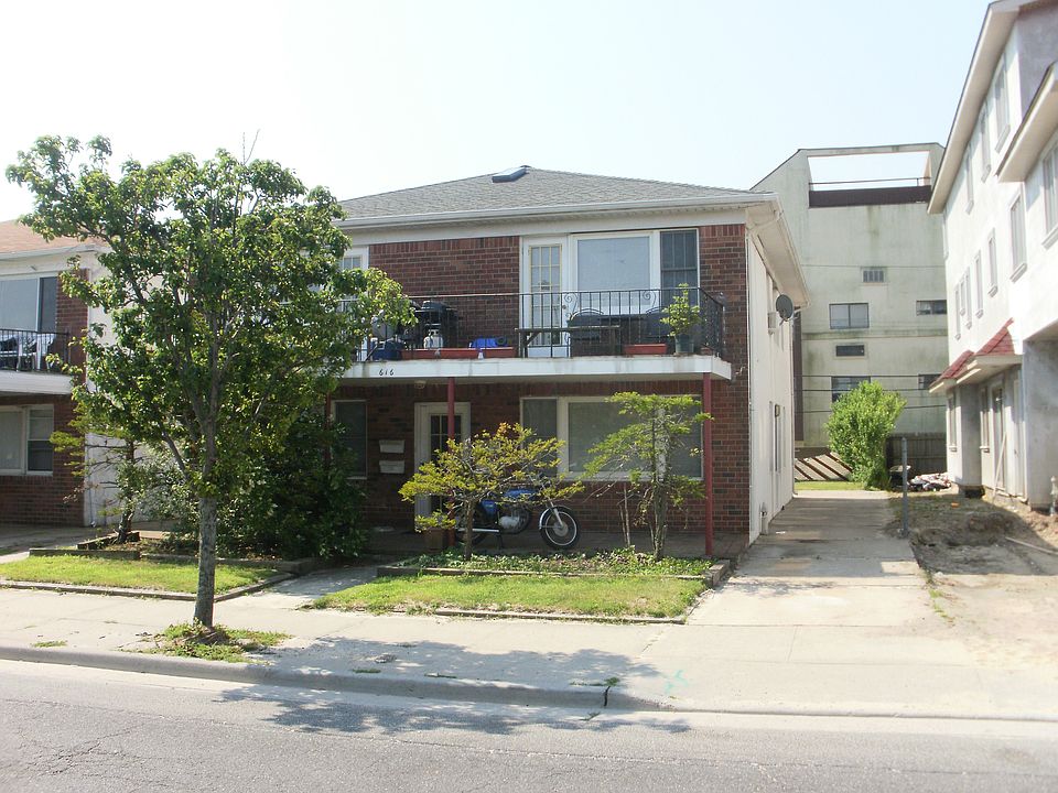 1st image of 616 E Broadway