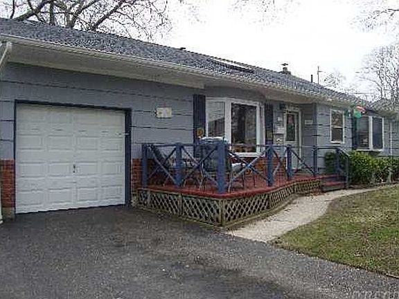 2nd image of 30 Laurel Dr