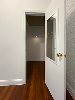 Rented by Kahen Properties | media 17