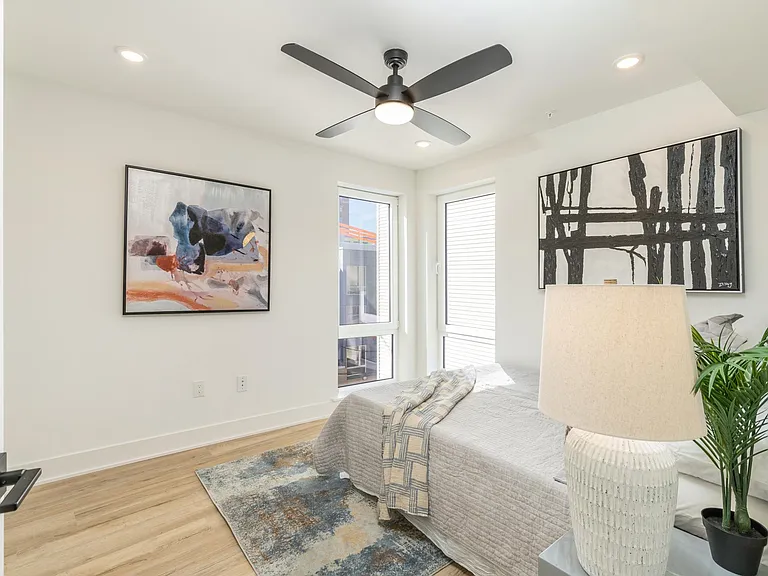 629 W Girard Ave — Photo 16
