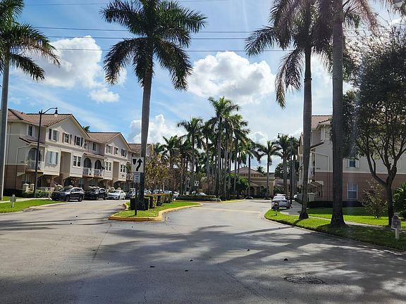 3rd image of 8918 W Flagler St APT 7