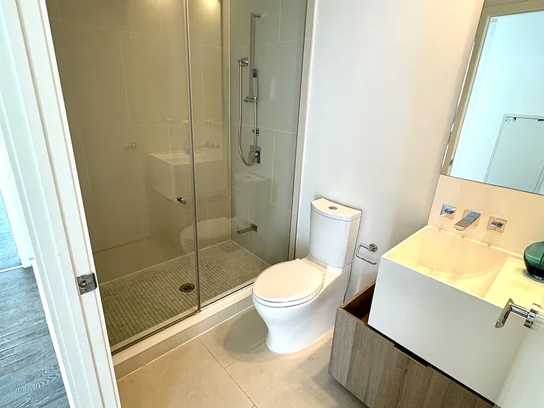 1 Bloor St E #2510 — Photo 20