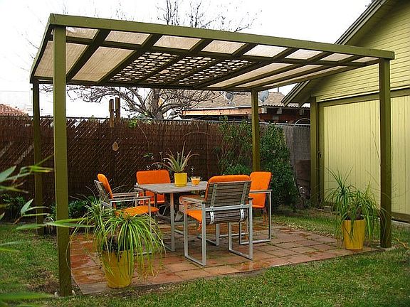 Entertaining covered patio