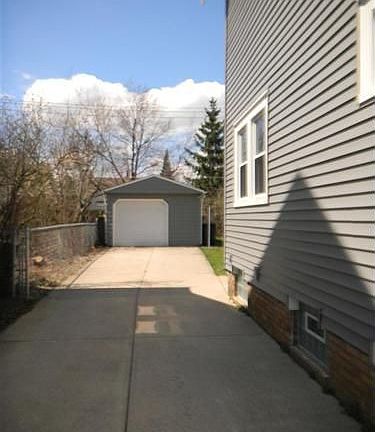 5th image of 2180 Mars Ave