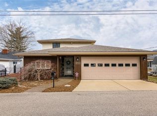 6906 Longview Beach Rd, Jeffersonville, IN 47130