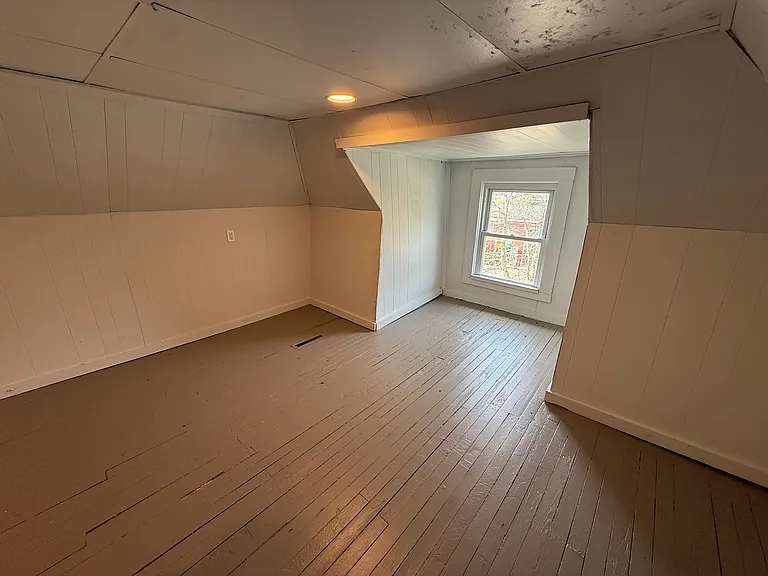 2487 Walnut St — Photo 9