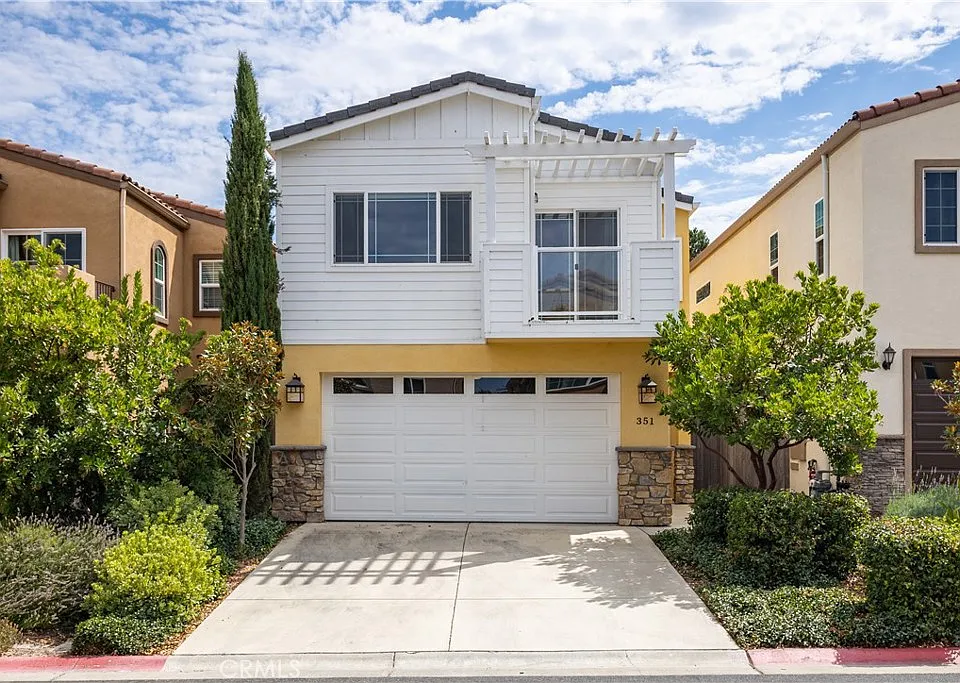 351 Calle De Pueblo