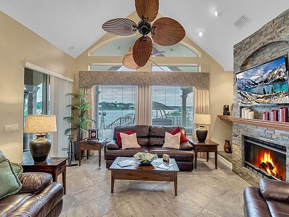 3rd image of 12919 Magnolia Pointe Blvd