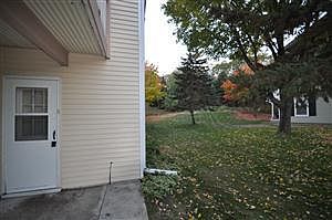 4th image of 711 Larpenteur Ave E #711D