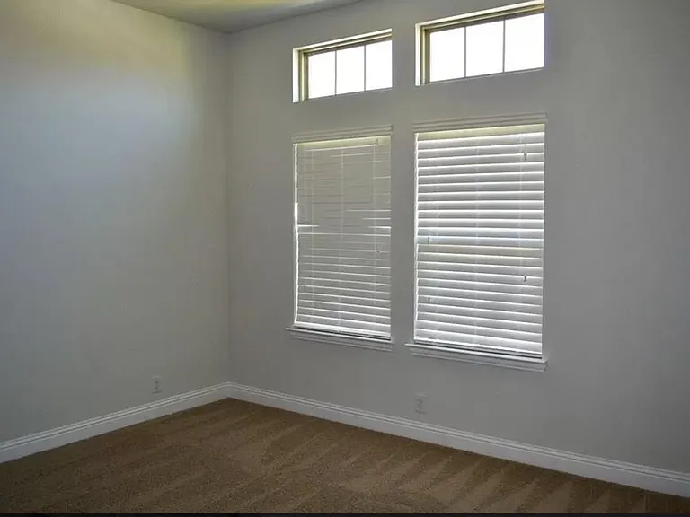 4416 Oak Bluff Dr — Photo 18