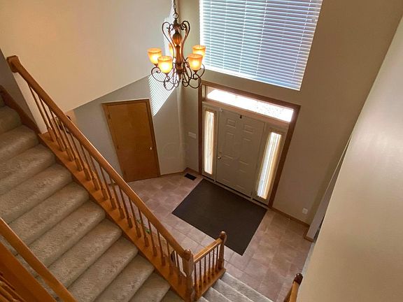 5th image of 793 Delmead Dr