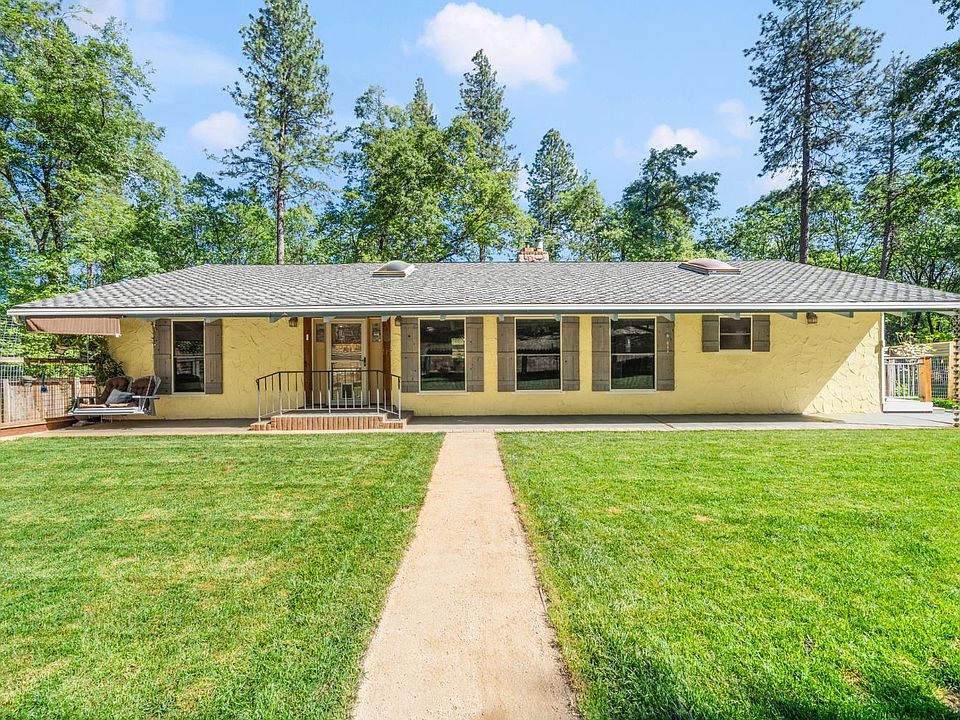 1st image of 16429 Glenbrae Ln