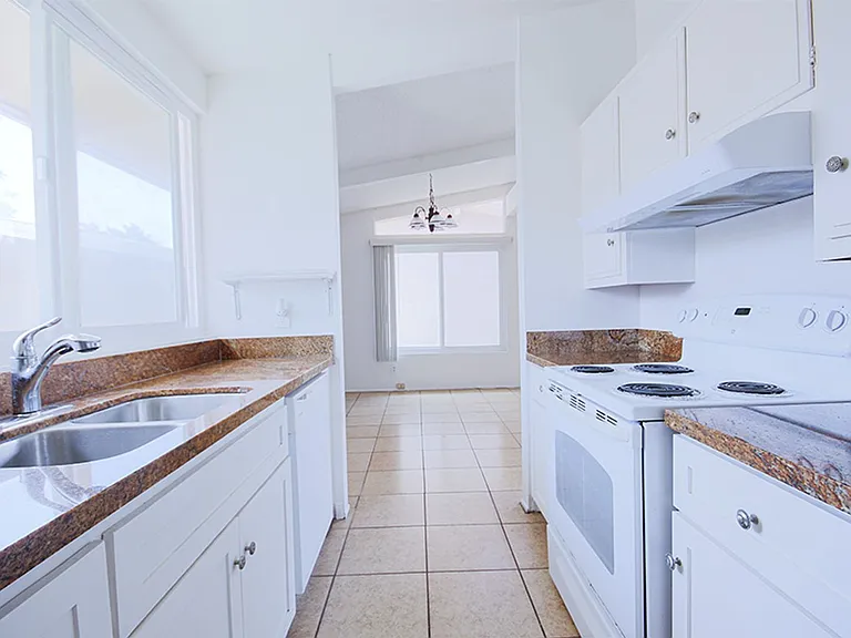 5542 Fernhill Cir — Photo 9