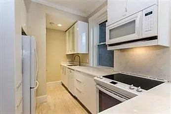 2 bed, 1.5 bath, 880 sqft, $4,300 — Photo 2