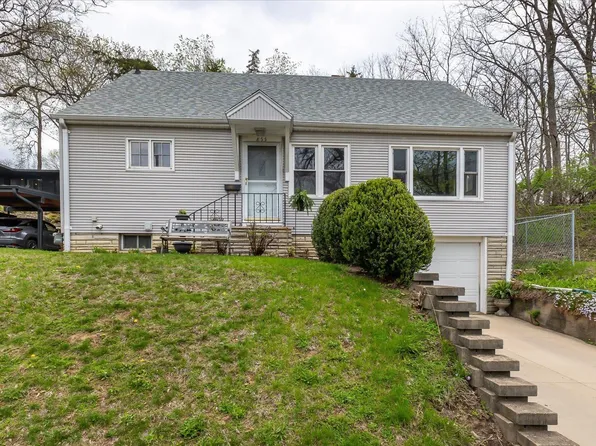 855 Kirkwood St, Dubuque, IA 52001