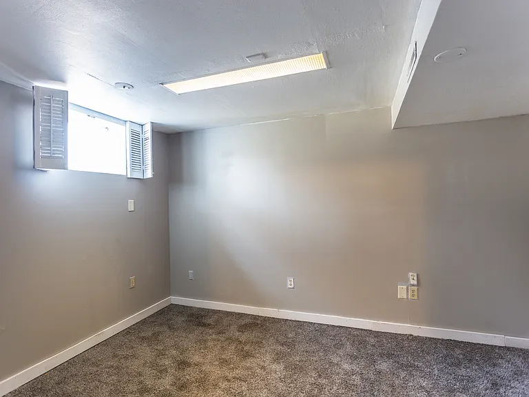 720 S Willow Ave — Photo 17