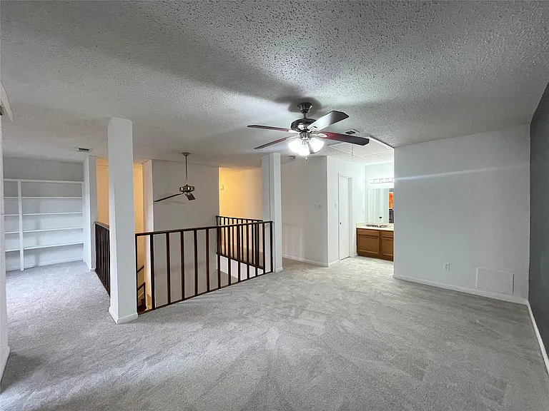 3909 Tanglewilde St #3909 — Photo 15
