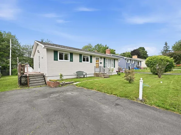 75 Nordic Cres, Halifax, NS B4C 2E4