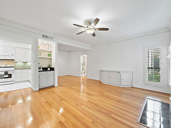 4th image of 716 Bering Dr APT C