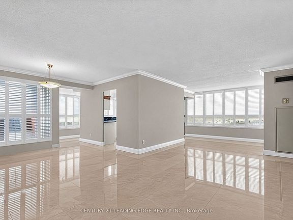 5th image of 33 Weldrick Rd E #1011