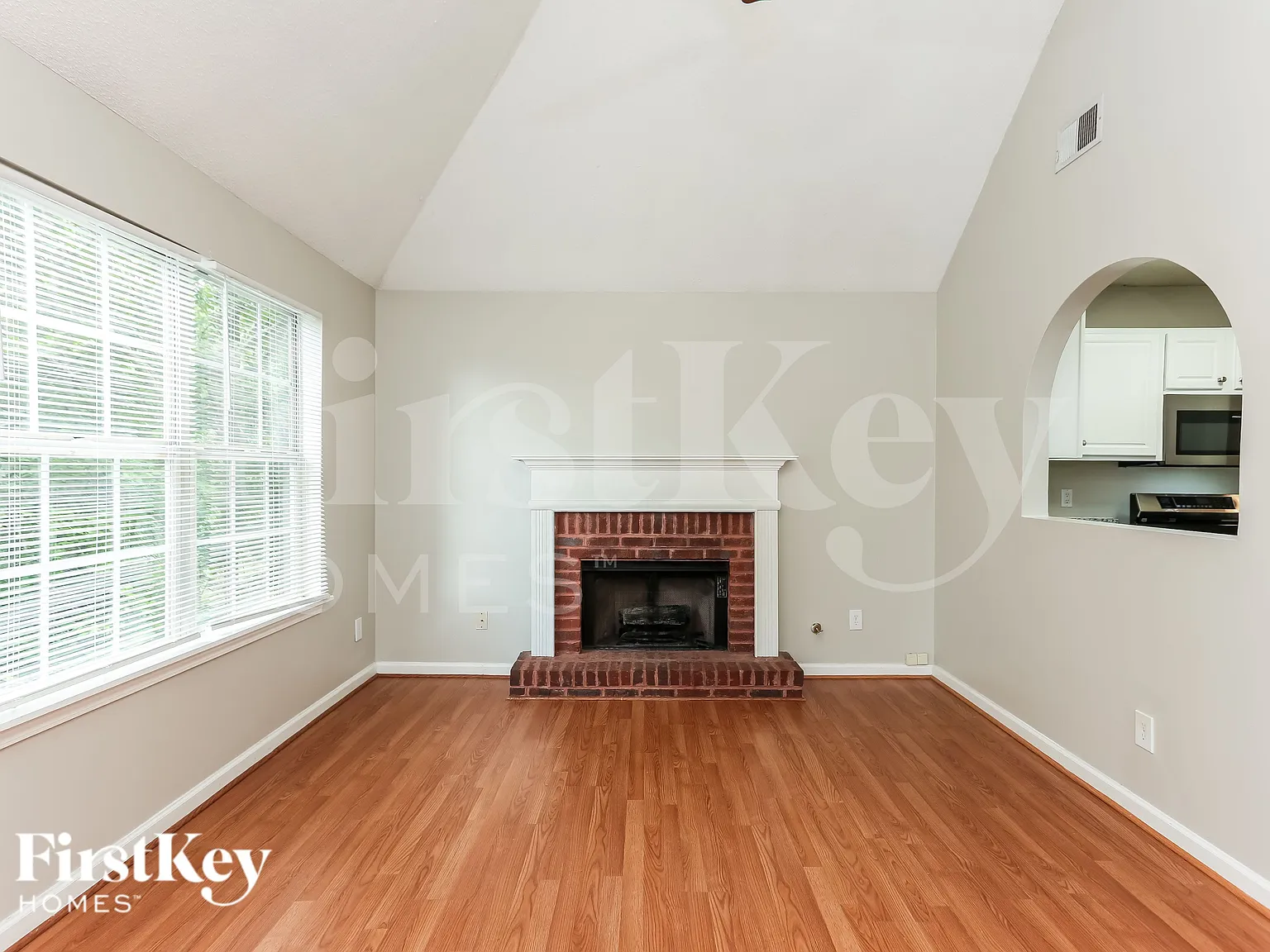 4 bed, 3.0 bath, 1867 sqft, $2,420 — Photo 3
