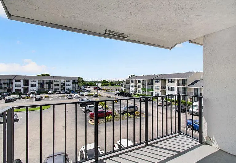 724 Executive Center Dr #31 — Photo 17