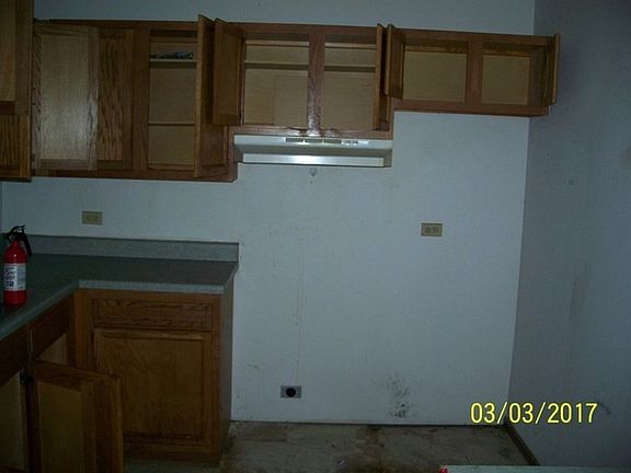 5th image of 22423 York Ct APT 2B