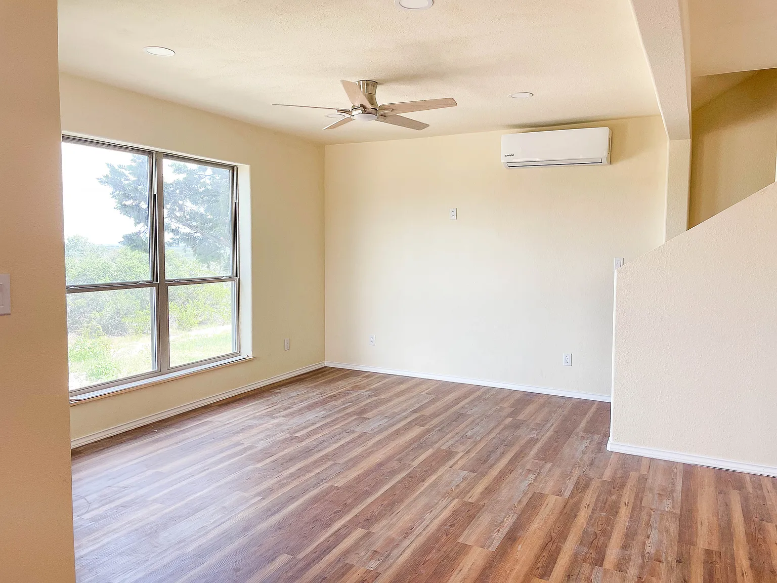 2 bed, 1.5 bath, 1000 sqft, $1,550 — Photo 4