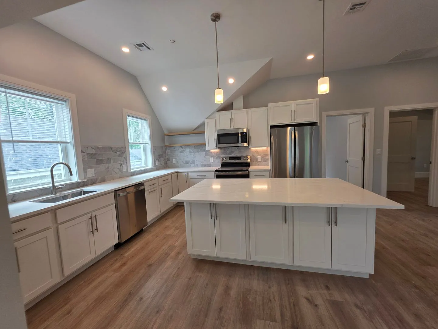 New Construction on Lower Allston Brokers Fee, No Security Deposit, In-Unit Washer and Dryer, Cen... — Photo 2