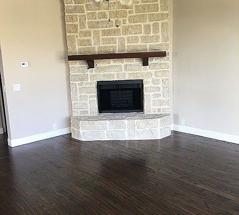 3rd image of 484 Sagebrush Dr