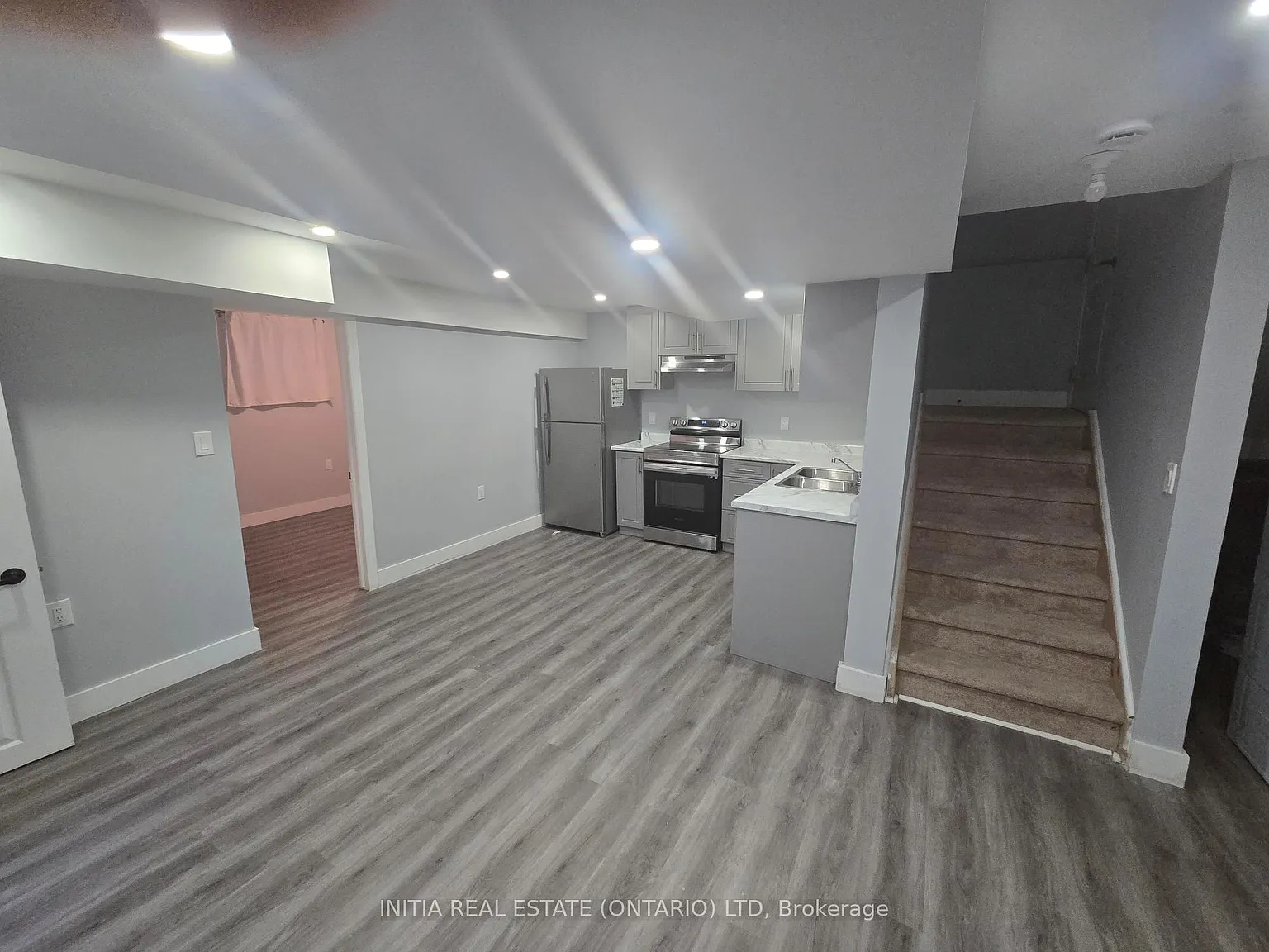 1 bed, $1,100 — Photo 4