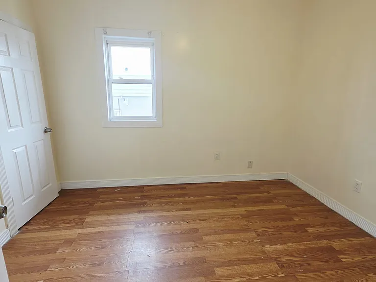 137 Bostwick Ave #1A — Photo 8