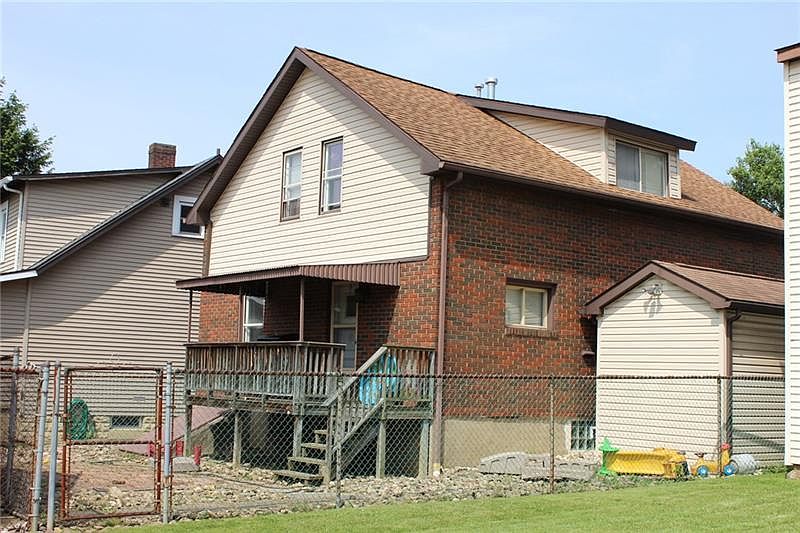 2nd image of 616 Stanton St Front