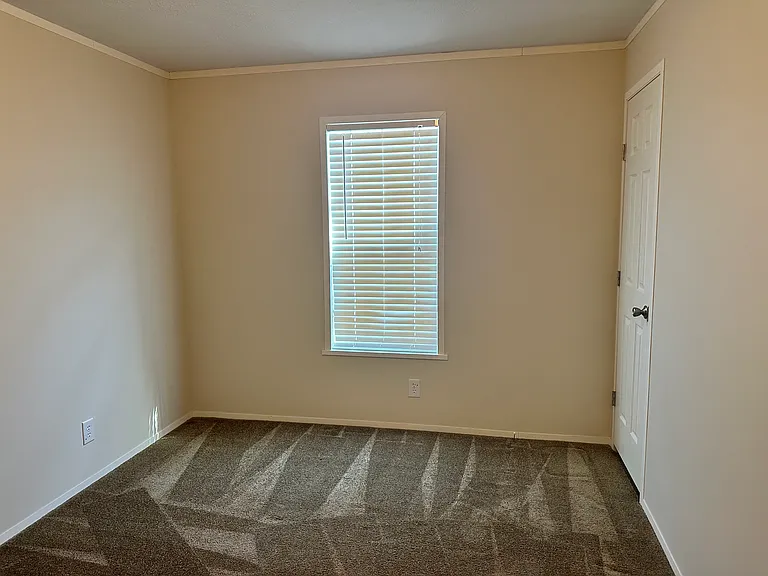 Hawaiian Gardens/Holly Village — Photo 22