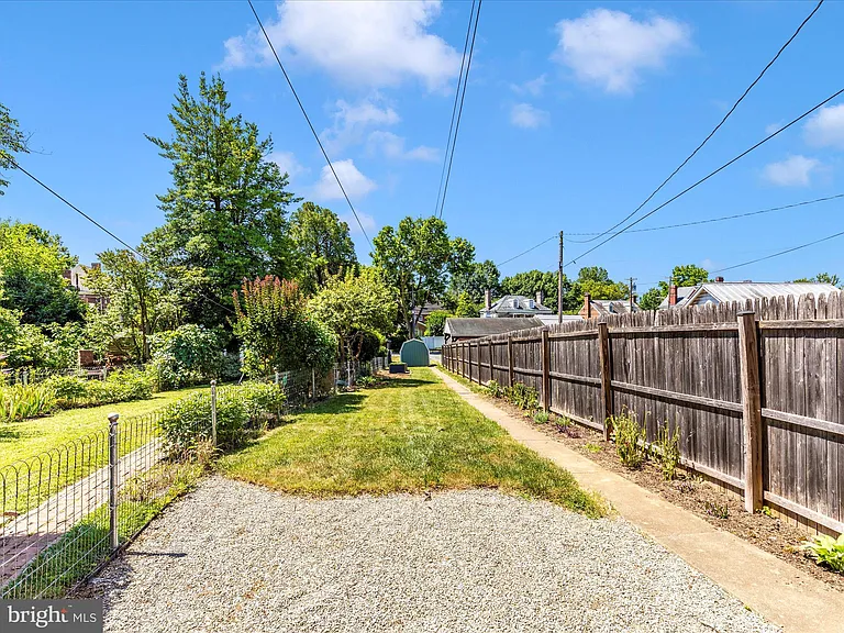 232 Dill Ave — Photo 45