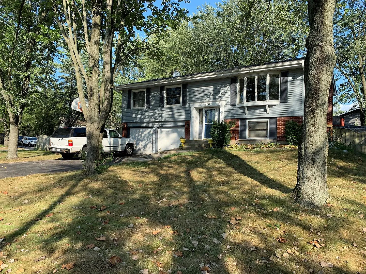 2S151 Lloyd Ave photo 1
