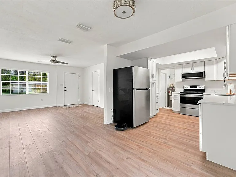2855 Dueby St — Photo 8