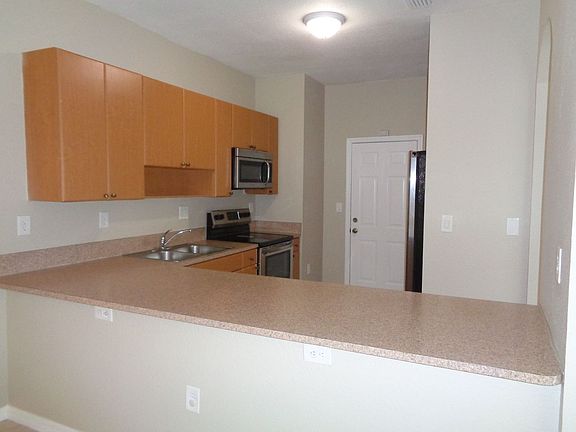 3rd image of 14084 SW 51st Ln
